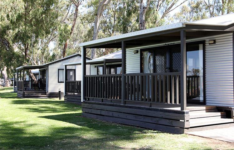 Cohuna Waterfront Holiday Park エクステリア 写真