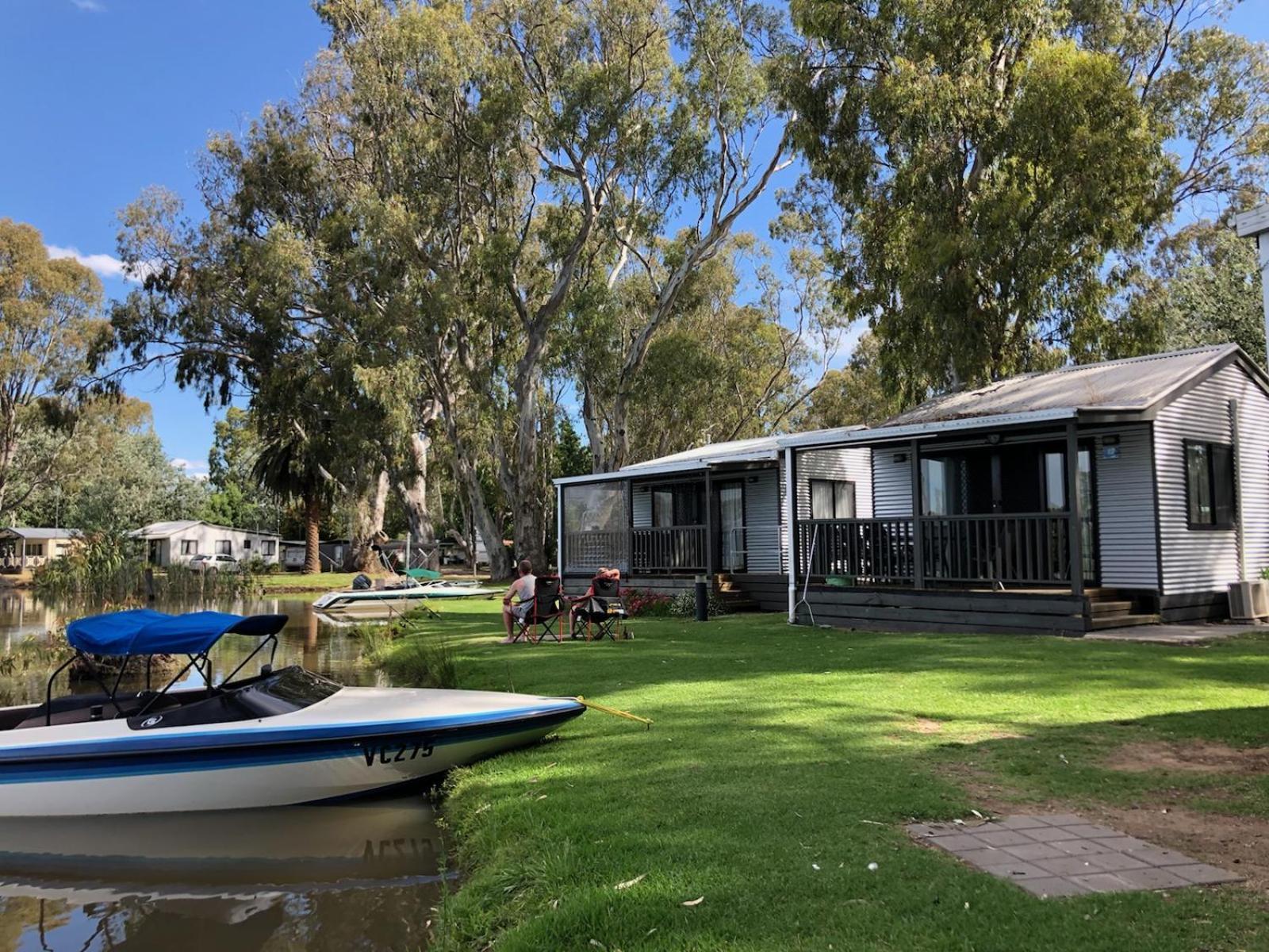 Cohuna Waterfront Holiday Park エクステリア 写真