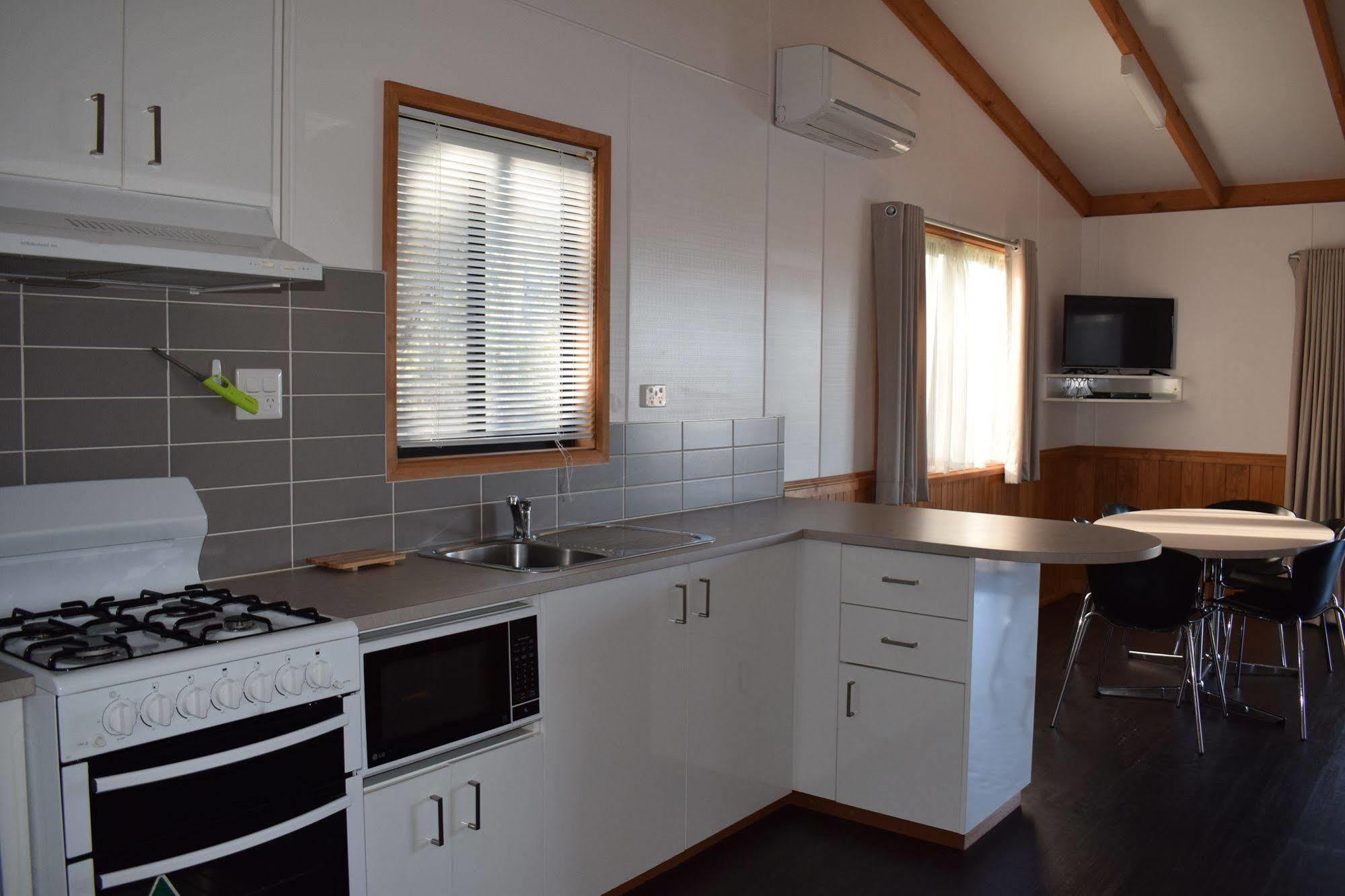 Cohuna Waterfront Holiday Park エクステリア 写真
